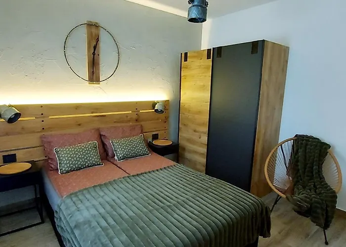 Forest Side Apartmani